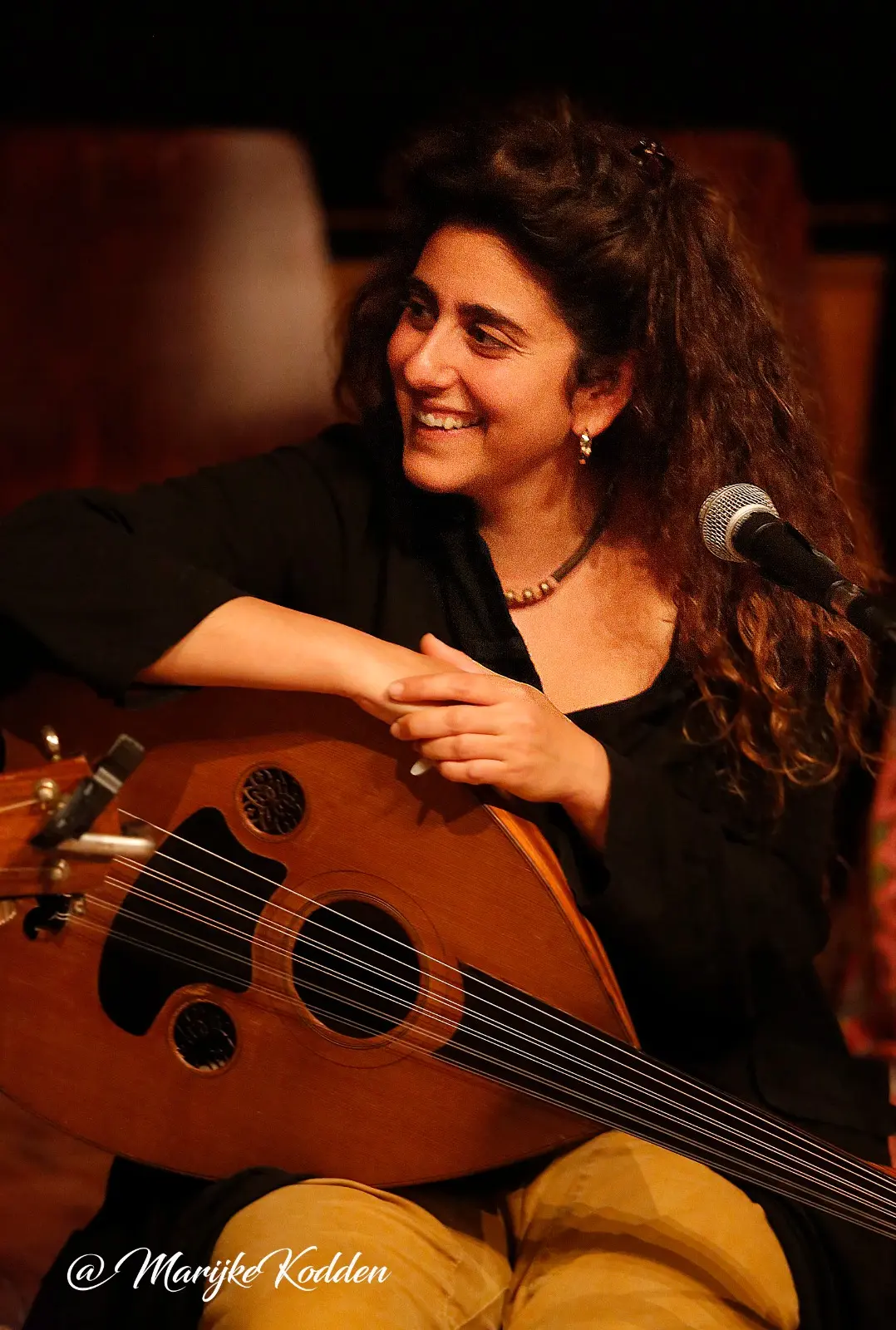 ירדן מנגנת בעוד